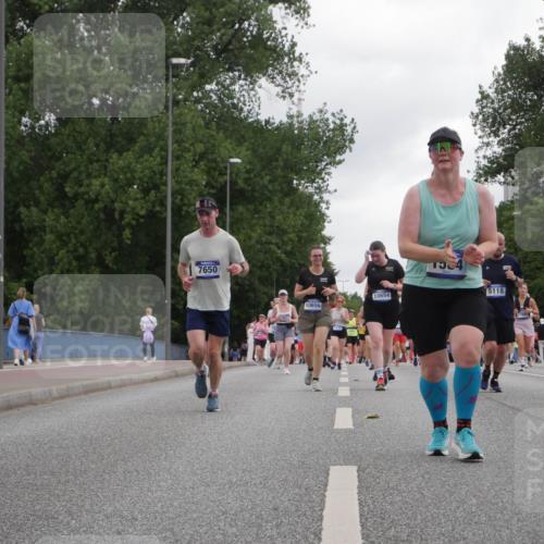 29.06.2025 - hella hamburg halbmarathon Luisa Fischer http://msf.ph/oto/8486500 29.06.2025 10:52:42 Kennedybrücke 95, 7650, 10656, 2437, 10654, 5118, 1167, 1584, 2668, 3253, 4769, 5118, 7203, 7650, 7947, 7948, 8065, 10130, 10654 meine-sportfotos.de