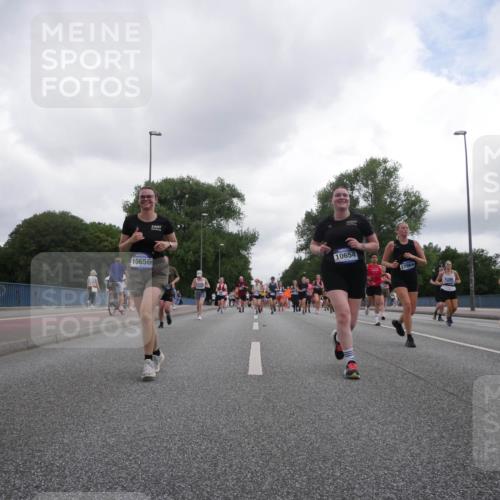 29.06.2025 - hella hamburg halbmarathon Luisa Fischer http://msf.ph/oto/8486775 29.06.2025 10:52:48 Kennedybrücke 10656, 10654, 17964, 1167, 2437, 2438, 2716, 3253, 4769, 5118, 5479, 5480, 7679, 10130, 10654 meine-sportfotos.de