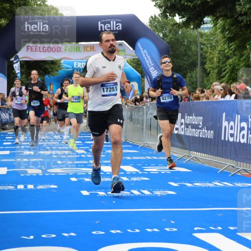 29.06.2025 - hella hamburg halbmarathon Strokosch-Dieckow http://msf.ph/oto/8486789 29.06.2025 10:44:44 Ziel 1782, 1941, 2098, 2970, 3004, 3098, 3785, 4270, 4915, 4991, 6490, 7056, 7167, 7325, 9720, 10669, 12161, 15185, 15233, 16834, 17251, 18107, 18437, 18464, 18868, 19206, 19207, 19210 meine-sportfotos.de
