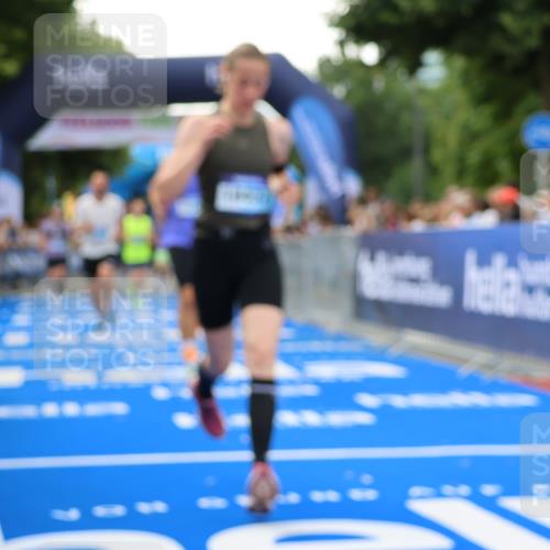 29.06.2025 - hella hamburg halbmarathon Strokosch-Dieckow http://msf.ph/oto/8486855 29.06.2025 10:44:41 Ziel 1782, 1941, 2365, 2402, 2970, 3004, 3785, 4270, 4915, 4991, 5476, 6490, 6495, 7325, 10669, 12711, 14351, 14798, 14816, 15185, 15233, 16224, 16834, 17251, 18107, 18437, 18464, 18539, 18560, 18868, 19206, 19207 meine-sportfotos.de