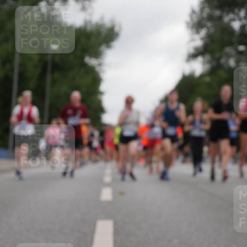 29.06.2025 - hella hamburg halbmarathon Luisa Fischer http://msf.ph/oto/8486866 29.06.2025 10:52:50 Kennedybrücke 1167, 2437, 2438, 2716, 3253, 5118, 5479, 5480, 7679, 10654, 10782 meine-sportfotos.de