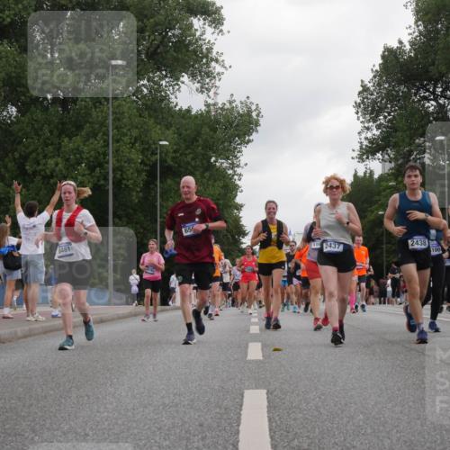 29.06.2025 - hella hamburg halbmarathon Luisa Fischer http://msf.ph/oto/8486937 29.06.2025 10:52:52 Kennedybrücke 8461, 10785, 65, 1541, 2438, 116, 2437, 100, 679, 11776, 2437, 2438, 2716, 2997, 3253, 5479, 5480, 7679, 10782 meine-sportfotos.de