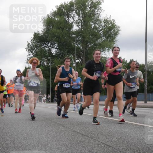 29.06.2025 - hella hamburg halbmarathon Luisa Fischer http://msf.ph/oto/8486989 29.06.2025 10:52:53 Kennedybrücke 66, 11601, 2437, 2438, 16944, 1762, 11776, 479, 2437, 2438, 2716, 2997, 3253, 5479, 5480, 7679, 10782 meine-sportfotos.de
