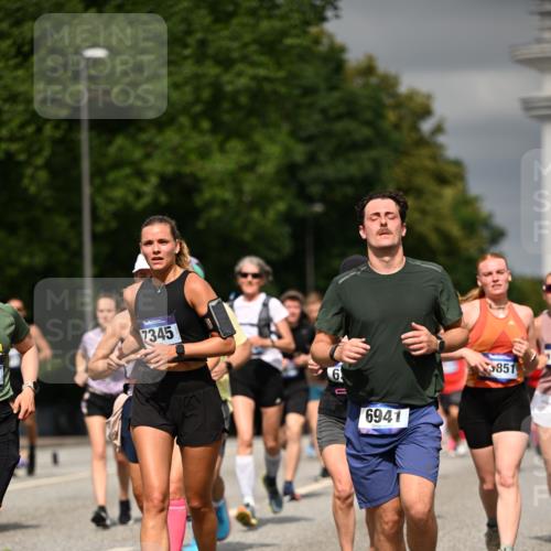 29.06.2025 - hella hamburg halbmarathon Dr. Thomas Lammeyer http://msf.ph/oto/8487034 29.06.2025 10:21:10 Kennedybrücke 1117, 1137, 1240, 1403, 2225, 2860, 2908, 3450, 3622, 5037, 5390, 5995, 6126, 6128, 6328, 6488, 6522, 6941, 6948, 7114, 7115, 7257, 7291, 7345, 7360, 7376, 8253, 8513, 8558, 8895, 8983, 9208, 9259, 9647, 9675, 10165, 10314, 10317, 10320, 10377, 10391, 10592, 10735, 10926 meine-sportfotos.de