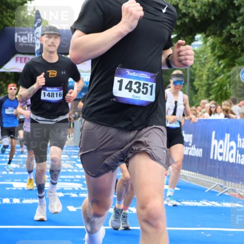29.06.2025 - hella hamburg halbmarathon Strokosch-Dieckow http://msf.ph/oto/8487049 29.06.2025 10:44:37 Ziel 1468, 1782, 2365, 2402, 3305, 4270, 4991, 5476, 6490, 6495, 7322, 7710, 10669, 12711, 14351, 14798, 14816, 15185, 15233, 15862, 16224, 17097, 17251, 18107, 18437, 18464, 18539, 18560, 18765, 18868, 19206 meine-sportfotos.de