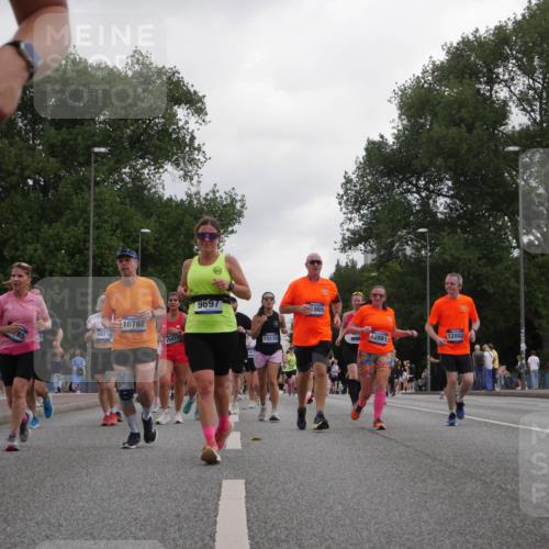 29.06.2025 - hella hamburg halbmarathon Luisa Fischer http://msf.ph/oto/8487145 29.06.2025 10:52:57 Kennedybrücke 15176, 10782, 15411, 9697, 15530, 1865, 12882, 12881, 1805, 2437, 2438, 2716, 2997, 5479, 5480, 7679, 9162, 10782 meine-sportfotos.de