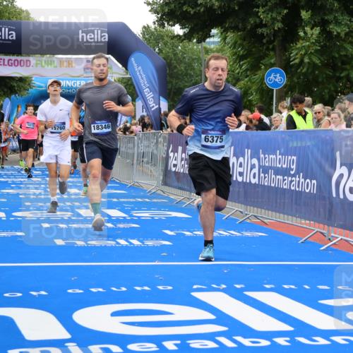 29.06.2025 - hella hamburg halbmarathon Strokosch-Dieckow http://msf.ph/oto/8487473 29.06.2025 10:45:13 Ziel 2188, 2270, 2367, 2470, 5706, 6054, 6375, 6575, 6819, 7087, 9105, 9302, 10064, 10313, 12783, 15563, 15636, 15651, 15741, 15760, 16513, 16685, 16689, 17120, 17960, 18346, 18718 meine-sportfotos.de