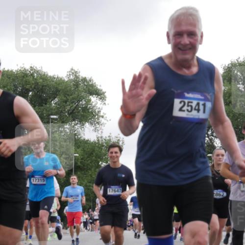 29.06.2025 - hella hamburg halbmarathon Luisa Fischer http://msf.ph/oto/8487499 29.06.2025 10:53:08 Kennedybrücke 104, 17315, 19083, 17647, 2541, 2862, 13764, 1805, 2541, 2927, 3070, 4589, 5106, 5997, 6680, 6694, 9015, 9162, 10038, 10704 meine-sportfotos.de