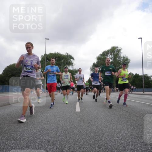29.06.2025 - hella hamburg halbmarathon Luisa Fischer http://msf.ph/oto/8487649 29.06.2025 10:53:13 Kennedybrücke 19024, 19083, 14545, 15626, 11030, 14389, 14390, 1525, 2927, 3070, 4589, 5997, 6680, 6694, 6989, 8254, 9261, 10060, 10704 meine-sportfotos.de