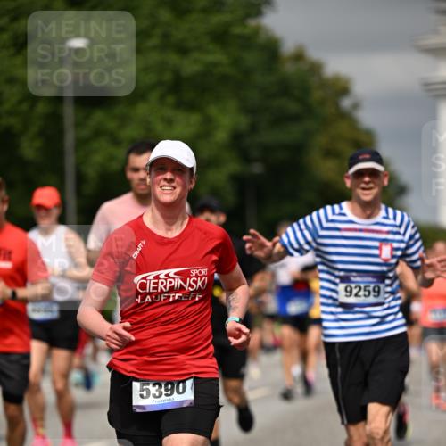 29.06.2025 - hella hamburg halbmarathon Dr. Thomas Lammeyer http://msf.ph/oto/8488014 29.06.2025 10:21:19 Kennedybrücke 1083, 1137, 1403, 2225, 2860, 2908, 3210, 3464, 3466, 3622, 3802, 3803, 5390, 5929, 5995, 6126, 6128, 6328, 6488, 6520, 6522, 6786, 6941, 7114, 7115, 7291, 7345, 7945, 8253, 8309, 8558, 8895, 8983, 9259, 9647, 10377, 10592, 10735 meine-sportfotos.de