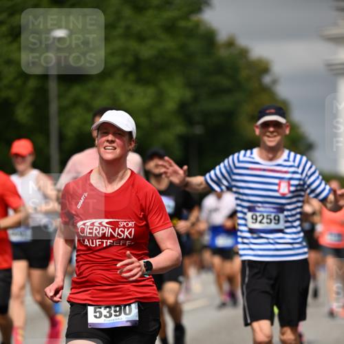 29.06.2025 - hella hamburg halbmarathon Dr. Thomas Lammeyer http://msf.ph/oto/8488031 29.06.2025 10:21:19 Kennedybrücke 1083, 1137, 1403, 2225, 2860, 2908, 3210, 3464, 3466, 3622, 3802, 3803, 5390, 5929, 5995, 6126, 6128, 6328, 6488, 6520, 6522, 6786, 6941, 7114, 7115, 7291, 7345, 7945, 8253, 8309, 8558, 8895, 8983, 9259, 9647, 10377, 10592, 10735 meine-sportfotos.de
