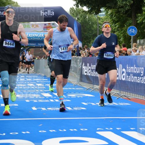 29.06.2025 - hella hamburg halbmarathon Strokosch-Dieckow http://msf.ph/oto/8488053 29.06.2025 10:44:16 Ziel 1220, 1413, 1415, 1902, 4999, 5231, 5275, 5884, 7005, 7191, 8722, 9444, 12159, 12528, 14686, 14687, 15225, 15280, 16301, 16316, 16547, 16803, 16893, 17748, 18691 meine-sportfotos.de