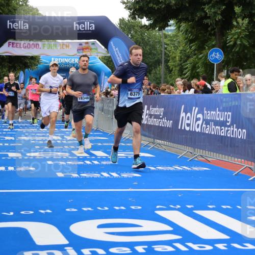 29.06.2025 - hella hamburg halbmarathon Strokosch-Dieckow http://msf.ph/oto/8488211 29.06.2025 10:45:12 Ziel 2188, 2270, 4997, 5706, 6054, 6375, 6575, 6819, 7087, 9105, 9302, 10064, 10313, 12783, 15365, 15563, 15636, 15651, 15741, 15760, 16513, 16685, 16689, 17120, 17960, 18346, 18718 meine-sportfotos.de