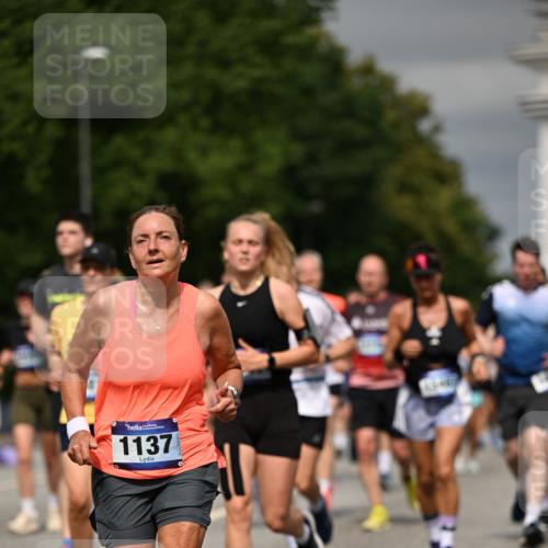 29.06.2025 - hella hamburg halbmarathon Dr. Thomas Lammeyer http://msf.ph/oto/8488337 29.06.2025 10:21:25 Kennedybrücke 1083, 1137, 1403, 1795, 2225, 2860, 2908, 3210, 3464, 3466, 3802, 3803, 4852, 5390, 5929, 5930, 5995, 6126, 6128, 6328, 6352, 6520, 6522, 6786, 7011, 7114, 7115, 7291, 7945, 8210, 8253, 8309, 8433, 8558, 8895, 8983, 9259, 9400, 9647, 9848, 10377, 10460, 10592, 10620, 10735 meine-sportfotos.de