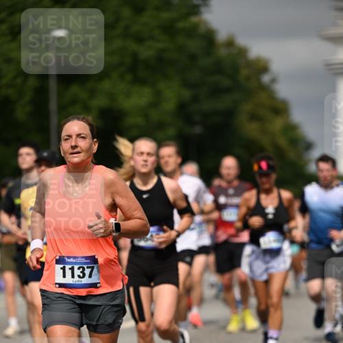 29.06.2025 - hella hamburg halbmarathon Dr. Thomas Lammeyer http://msf.ph/oto/8488347 29.06.2025 10:21:25 Kennedybrücke 1083, 1137, 1403, 1795, 2225, 2860, 2908, 3210, 3464, 3466, 3802, 3803, 4852, 5390, 5929, 5930, 5995, 6126, 6128, 6328, 6352, 6520, 6522, 6786, 7011, 7114, 7115, 7291, 7945, 8210, 8253, 8309, 8433, 8558, 8895, 8983, 9259, 9400, 9647, 9848, 10377, 10460, 10592, 10620, 10735 meine-sportfotos.de