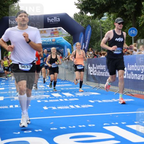 29.06.2025 - hella hamburg halbmarathon Strokosch-Dieckow http://msf.ph/oto/8488491 29.06.2025 10:44:08 Ziel 1391, 1415, 1558, 2816, 3021, 4999, 5231, 5884, 6705, 7005, 8722, 9081, 9633, 10193, 10930, 11346, 12159, 13123, 14686, 14687, 15225, 15280, 16301, 16316, 16506, 16648, 16697, 17748, 17977, 18004, 18691 meine-sportfotos.de