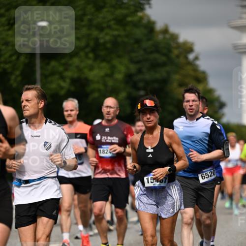 29.06.2025 - hella hamburg halbmarathon Dr. Thomas Lammeyer http://msf.ph/oto/8488498 29.06.2025 10:21:27 Kennedybrücke 1083, 1137, 1156, 1403, 1795, 2225, 2860, 2908, 3210, 3464, 3466, 3802, 3803, 4852, 5390, 5929, 5930, 5995, 6126, 6128, 6352, 6520, 6522, 6786, 7011, 7114, 7115, 7291, 7945, 8210, 8253, 8309, 8433, 8558, 8895, 9259, 9400, 9647, 9848, 10460, 10592, 10620, 10735 meine-sportfotos.de