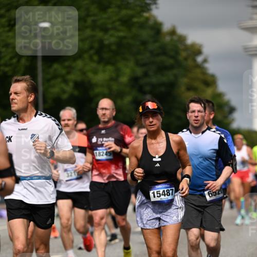 29.06.2025 - hella hamburg halbmarathon Dr. Thomas Lammeyer http://msf.ph/oto/8488512 29.06.2025 10:21:27 Kennedybrücke 1083, 1137, 1156, 1403, 1795, 2225, 2860, 2908, 3210, 3464, 3466, 3802, 3803, 4852, 5390, 5929, 5930, 5995, 6126, 6128, 6352, 6520, 6522, 6786, 7011, 7114, 7115, 7291, 7945, 8210, 8253, 8309, 8433, 8558, 8895, 9259, 9400, 9647, 9848, 10460, 10592, 10620, 10735 meine-sportfotos.de