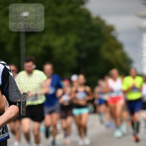 29.06.2025 - hella hamburg halbmarathon Dr. Thomas Lammeyer http://msf.ph/oto/8488709 29.06.2025 10:21:29 Kennedybrücke 1083, 1137, 1156, 1795, 2225, 2259, 2860, 2908, 3210, 3464, 3466, 3802, 3803, 4852, 5390, 5929, 5930, 5995, 6126, 6128, 6254, 6336, 6352, 6520, 6522, 6786, 7011, 7114, 7115, 7291, 7945, 8210, 8253, 8309, 8351, 8433, 8558, 8895, 9259, 9400, 9647, 9848, 10460, 10592, 10620 meine-sportfotos.de