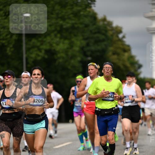 29.06.2025 - hella hamburg halbmarathon Dr. Thomas Lammeyer http://msf.ph/oto/8488954 29.06.2025 10:21:31 Kennedybrücke 1083, 1137, 1156, 1204, 1795, 2225, 2259, 2860, 2908, 3210, 3464, 3466, 3802, 3803, 4852, 5390, 5929, 5930, 5995, 6126, 6128, 6254, 6336, 6352, 6520, 6522, 6786, 7011, 7115, 7291, 7945, 8210, 8253, 8309, 8351, 8433, 8558, 8895, 9259, 9400, 9647, 9848, 10460, 10592, 10620 meine-sportfotos.de
