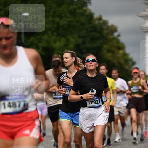 29.06.2025 - hella hamburg halbmarathon Dr. Thomas Lammeyer http://msf.ph/oto/8489160 29.06.2025 10:21:35 Kennedybrücke 1083, 1137, 1156, 1204, 1749, 1795, 2225, 2259, 2860, 2908, 3210, 3292, 3464, 3466, 3802, 3803, 4218, 4852, 5929, 5930, 5995, 6254, 6336, 6352, 6520, 6786, 7011, 7258, 7291, 7945, 8210, 8253, 8309, 8351, 8433, 8558, 9400, 9647, 9848, 10460, 10620 meine-sportfotos.de