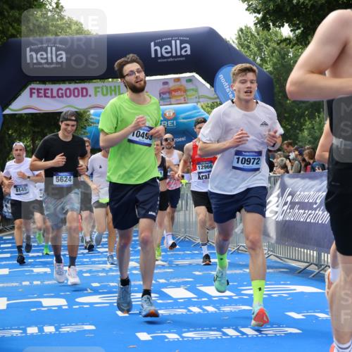 29.06.2025 - hella hamburg halbmarathon Strokosch-Dieckow http://msf.ph/oto/8489348 29.06.2025 10:43:51 Ziel 1976, 3437, 3697, 3907, 4981, 5624, 5692, 7185, 8063, 8145, 8900, 9043, 9159, 9374, 10493, 10596, 11153, 11778, 11809, 11848, 12438, 12966, 13897, 14861, 15383, 15512, 16062, 16105, 16549, 17376, 17403, 18650, 18678 meine-sportfotos.de