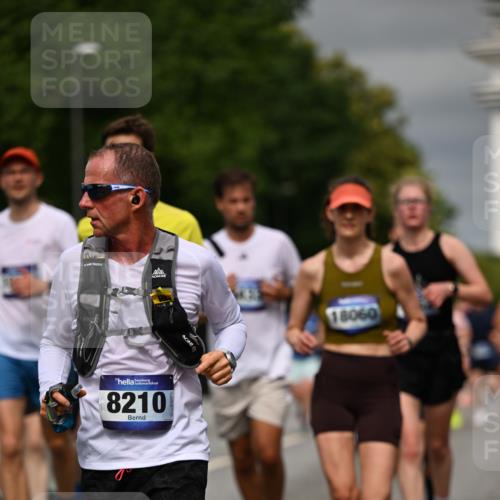 29.06.2025 - hella hamburg halbmarathon Dr. Thomas Lammeyer http://msf.ph/oto/8489355 29.06.2025 10:21:38 Kennedybrücke 1015, 1083, 1156, 1204, 1274, 1458, 1749, 1795, 2225, 2259, 2860, 3210, 3292, 3464, 3466, 3802, 3803, 4218, 4852, 5929, 5930, 6254, 6336, 6352, 6520, 6786, 7011, 7258, 7291, 7945, 8210, 8253, 8309, 8351, 8433, 8558, 8607, 9400, 9647, 9848, 10460, 10620, 10677 meine-sportfotos.de