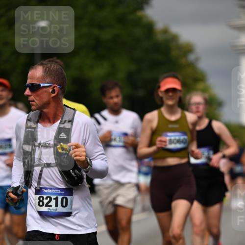 29.06.2025 - hella hamburg halbmarathon Dr. Thomas Lammeyer http://msf.ph/oto/8489374 29.06.2025 10:21:38 Kennedybrücke 1015, 1083, 1156, 1204, 1274, 1458, 1749, 1795, 2225, 2259, 2860, 3210, 3292, 3464, 3466, 3802, 3803, 4218, 4852, 5929, 5930, 6254, 6336, 6352, 6520, 6786, 7011, 7258, 7291, 7945, 8210, 8253, 8309, 8351, 8433, 8558, 8607, 9400, 9647, 9848, 10460, 10620, 10677 meine-sportfotos.de