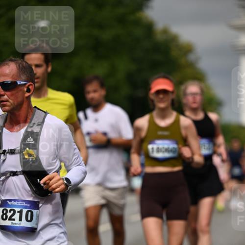 29.06.2025 - hella hamburg halbmarathon Dr. Thomas Lammeyer http://msf.ph/oto/8489403 29.06.2025 10:21:38 Kennedybrücke 1015, 1083, 1156, 1204, 1274, 1458, 1749, 1795, 2225, 2259, 2860, 3210, 3292, 3464, 3466, 3802, 3803, 4218, 4852, 5929, 5930, 6254, 6336, 6352, 6520, 6786, 7011, 7258, 7291, 7945, 8210, 8253, 8309, 8351, 8433, 8558, 8607, 9400, 9647, 9848, 10460, 10620, 10677 meine-sportfotos.de