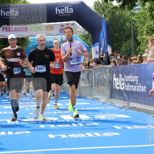 29.06.2025 - hella hamburg halbmarathon Strokosch-Dieckow http://msf.ph/oto/8489762 29.06.2025 10:43:43 Ziel 1976, 3116, 3437, 4318, 5624, 5692, 6903, 6991, 7185, 9043, 9114, 9159, 9374, 11153, 11778, 11848, 13421, 13897, 14201, 14210, 14690, 15328, 15512, 15932, 16062, 16105, 17912, 18449, 18650, 19090 meine-sportfotos.de