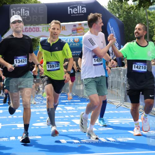 29.06.2025 - hella hamburg halbmarathon Strokosch-Dieckow http://msf.ph/oto/8489835 29.06.2025 10:43:41 Ziel 1976, 3116, 3437, 4318, 6903, 6991, 7185, 9114, 9159, 9374, 11153, 11778, 11848, 13421, 13897, 13996, 14201, 14210, 14690, 15328, 15512, 15932, 16062, 16105, 17912, 18449, 18650, 19090 meine-sportfotos.de
