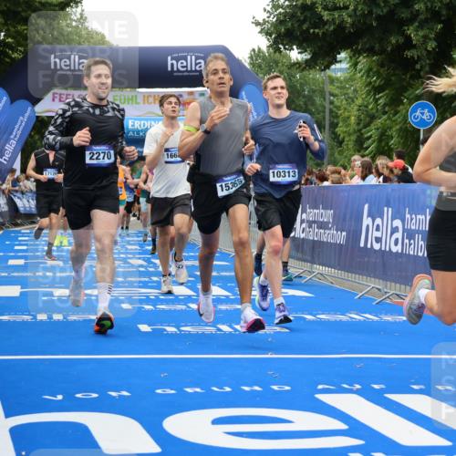 29.06.2025 - hella hamburg halbmarathon Strokosch-Dieckow http://msf.ph/oto/8489842 29.06.2025 10:45:07 Ziel 1171, 2270, 3917, 4997, 6054, 6266, 6375, 6575, 6819, 7087, 7709, 7843, 9302, 9710, 10313, 10741, 11688, 12783, 13919, 15334, 15365, 15636, 15651, 15760, 16513, 16685, 16689, 17120, 17381, 17960, 18346, 18718 meine-sportfotos.de