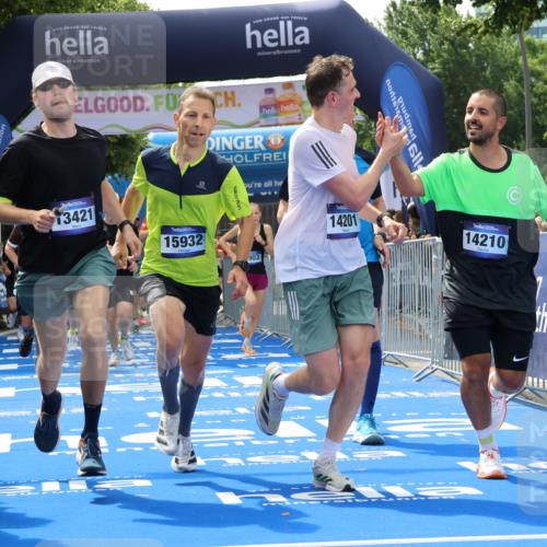 29.06.2025 - hella hamburg halbmarathon Strokosch-Dieckow http://msf.ph/oto/8489929 29.06.2025 10:43:41 Ziel 1976, 3116, 3437, 4318, 6903, 6991, 7185, 9114, 9159, 9374, 11153, 11778, 11848, 13421, 13897, 13996, 14201, 14210, 14690, 15328, 15512, 15932, 16062, 16105, 17912, 18449, 18650, 19090 meine-sportfotos.de