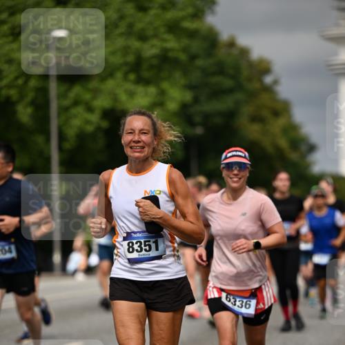 29.06.2025 - hella hamburg halbmarathon Dr. Thomas Lammeyer http://msf.ph/oto/8490081 29.06.2025 10:21:46 Kennedybrücke 1015, 1156, 1204, 1274, 1458, 1622, 1749, 1795, 2094, 2259, 2931, 3138, 3292, 3464, 3802, 3803, 4218, 4852, 5002, 5004, 5929, 5930, 6254, 6336, 6352, 7011, 7258, 7945, 8144, 8210, 8351, 8433, 8607, 9400, 9848, 10460, 10509, 10620, 10677, 11275, 11372 meine-sportfotos.de