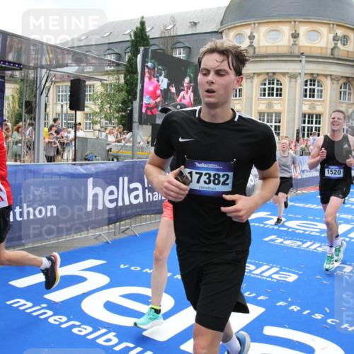 29.06.2025 - hella hamburg halbmarathon Michael Strokosch http://msf.ph/oto/8490128 29.06.2025 10:45:02 Ziel 1171, 1424, 1520, 2890, 4425, 6266, 7709, 7843, 9030, 11688, 15334, 16058, 17381, 17382, 17406, 17544, 18055, 18631 meine-sportfotos.de