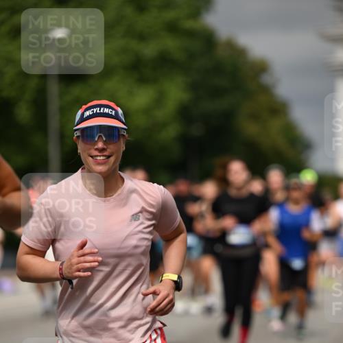 29.06.2025 - hella hamburg halbmarathon Dr. Thomas Lammeyer http://msf.ph/oto/8490201 29.06.2025 10:21:48 Kennedybrücke 1015, 1156, 1204, 1274, 1458, 1554, 1622, 1749, 1795, 2094, 2259, 2931, 3138, 3292, 3802, 3803, 4218, 4852, 5002, 5004, 5929, 5930, 6254, 6336, 6352, 7011, 7258, 7945, 8144, 8210, 8351, 8433, 8607, 9400, 9798, 9848, 10460, 10509, 10620, 10677, 11275, 11372 meine-sportfotos.de