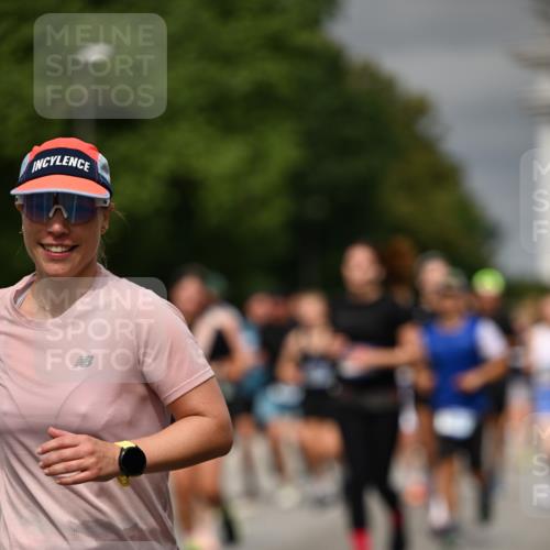 29.06.2025 - hella hamburg halbmarathon Dr. Thomas Lammeyer http://msf.ph/oto/8490221 29.06.2025 10:21:48 Kennedybrücke 1015, 1156, 1204, 1274, 1458, 1554, 1622, 1749, 1795, 2094, 2259, 2931, 3138, 3292, 3802, 3803, 4218, 4852, 5002, 5004, 5929, 5930, 6254, 6336, 6352, 7011, 7258, 7945, 8144, 8210, 8351, 8433, 8607, 9400, 9798, 9848, 10460, 10509, 10620, 10677, 11275, 11372 meine-sportfotos.de