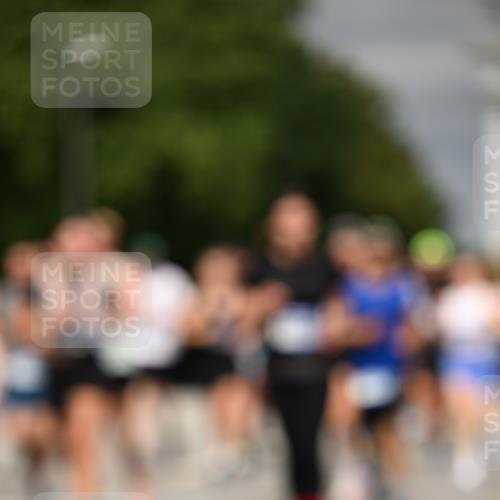 29.06.2025 - hella hamburg halbmarathon Dr. Thomas Lammeyer http://msf.ph/oto/8490303 29.06.2025 10:21:49 Kennedybrücke 1015, 1156, 1204, 1274, 1458, 1554, 1622, 1749, 1795, 2094, 2259, 2931, 3138, 3292, 3802, 3803, 4218, 4852, 5002, 5004, 5294, 5930, 6254, 6336, 6352, 7011, 7258, 7945, 8144, 8210, 8351, 8433, 8607, 9400, 9798, 9848, 10460, 10509, 10620, 10677, 11275, 11372 meine-sportfotos.de