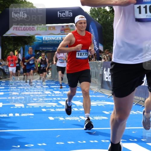 29.06.2025 - hella hamburg halbmarathon Strokosch-Dieckow http://msf.ph/oto/8490371 29.06.2025 10:43:34 Ziel 3116, 4080, 4318, 5124, 5436, 6903, 7635, 9114, 9931, 10246, 11648, 12623, 13421, 13996, 14201, 14210, 14484, 14690, 15328, 15932, 16338, 17912, 18449, 18513, 18775, 18810, 19229 meine-sportfotos.de