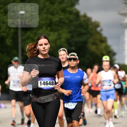 29.06.2025 - hella hamburg halbmarathon Dr. Thomas Lammeyer http://msf.ph/oto/8490426 29.06.2025 10:21:50 Kennedybrücke 1015, 1156, 1204, 1274, 1458, 1554, 1622, 1749, 1795, 2094, 2147, 2259, 2548, 2931, 3138, 3292, 4218, 4852, 5002, 5004, 5294, 5930, 6254, 6336, 6352, 7011, 7094, 7258, 7641, 8144, 8210, 8351, 8433, 8607, 9400, 9798, 9848, 10460, 10509, 10620, 10677, 11275, 11372 meine-sportfotos.de