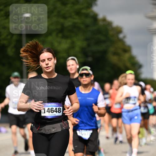 29.06.2025 - hella hamburg halbmarathon Dr. Thomas Lammeyer http://msf.ph/oto/8490436 29.06.2025 10:21:50 Kennedybrücke 1015, 1156, 1204, 1274, 1458, 1554, 1622, 1749, 1795, 2094, 2147, 2259, 2548, 2931, 3138, 3292, 4218, 4852, 5002, 5004, 5294, 5930, 6254, 6336, 6352, 7011, 7094, 7258, 7641, 8144, 8210, 8351, 8433, 8607, 9400, 9798, 9848, 10460, 10509, 10620, 10677, 11275, 11372 meine-sportfotos.de