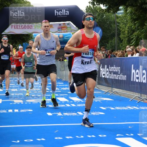 29.06.2025 - hella hamburg halbmarathon Strokosch-Dieckow http://msf.ph/oto/8490556 29.06.2025 10:43:31 Ziel 3116, 3928, 4080, 5124, 5436, 5506, 7635, 8664, 9931, 10237, 10246, 11648, 12623, 13996, 14484, 14690, 16338, 17391, 17912, 18449, 18513, 18775, 18810, 18942, 19051, 19229 meine-sportfotos.de
