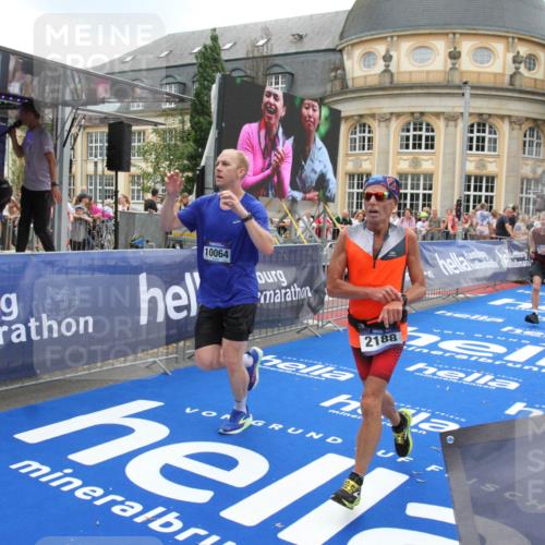 29.06.2025 - hella hamburg halbmarathon Michael Strokosch http://msf.ph/oto/8490671 29.06.2025 10:45:23 Ziel 1697, 2188, 2367, 2470, 3186, 5706, 9105, 10064, 11469, 12783, 14703, 15563, 15636, 15741, 15760, 16513, 17499 meine-sportfotos.de
