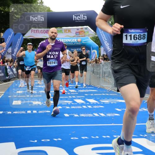 29.06.2025 - hella hamburg halbmarathon Strokosch-Dieckow http://msf.ph/oto/8490685 29.06.2025 10:45:04 Ziel 1171, 1424, 2270, 3917, 4997, 6266, 6575, 6819, 7087, 7709, 7843, 9302, 9710, 10313, 10741, 11688, 13919, 15334, 15365, 15651, 16058, 16685, 16689, 17120, 17381, 17544, 17960, 18346, 18718 meine-sportfotos.de