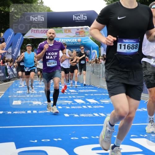 29.06.2025 - hella hamburg halbmarathon Strokosch-Dieckow http://msf.ph/oto/8490762 29.06.2025 10:45:03 Ziel 1171, 1424, 1520, 2270, 3917, 4997, 6266, 6575, 6819, 7087, 7709, 7843, 9302, 9710, 10313, 10741, 11688, 13919, 15334, 15365, 16058, 16685, 16689, 17120, 17381, 17544, 17960, 18055, 18346, 18718 meine-sportfotos.de