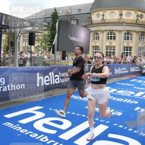 29.06.2025 - hella hamburg halbmarathon Michael Strokosch http://msf.ph/oto/8490839 29.06.2025 10:45:32 Ziel 1697, 2138, 2415, 6831, 8374, 12277, 12643, 14062, 14703, 16725, 18407, 18638 meine-sportfotos.de