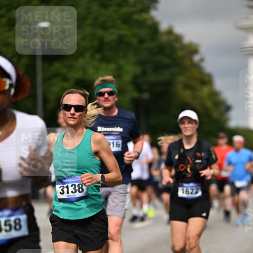29.06.2025 - hella hamburg halbmarathon Dr. Thomas Lammeyer http://msf.ph/oto/8490873 29.06.2025 10:21:56 Kennedybrücke 1015, 1156, 1204, 1274, 1458, 1554, 1622, 1641, 1749, 1982, 2094, 2147, 2259, 2548, 2931, 3138, 3292, 3977, 4218, 4804, 5002, 5004, 5023, 5294, 6254, 6336, 7094, 7258, 7641, 8144, 8351, 8607, 9798, 10332, 10509, 10677, 11275, 11372 meine-sportfotos.de