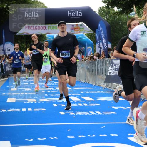 29.06.2025 - hella hamburg halbmarathon Strokosch-Dieckow http://msf.ph/oto/8491245 29.06.2025 10:43:25 Ziel 2653, 3109, 3124, 3146, 3928, 4080, 5124, 5436, 5506, 7635, 8664, 9931, 10237, 10246, 11648, 12623, 13348, 14484, 15921, 16338, 16720, 17391, 18274, 18513, 18775, 18810, 18942, 18987, 19009, 19051, 19229 meine-sportfotos.de