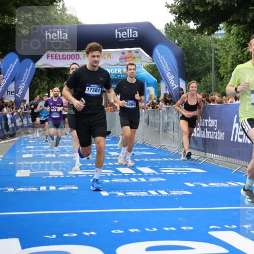 29.06.2025 - hella hamburg halbmarathon Strokosch-Dieckow http://msf.ph/oto/8491427 29.06.2025 10:45:01 Ziel 1171, 1424, 1520, 2270, 2890, 3917, 4997, 6266, 7709, 7843, 9030, 9302, 9710, 10313, 10741, 11688, 13919, 15334, 15365, 16058, 16685, 16689, 17381, 17382, 17544, 18055 meine-sportfotos.de