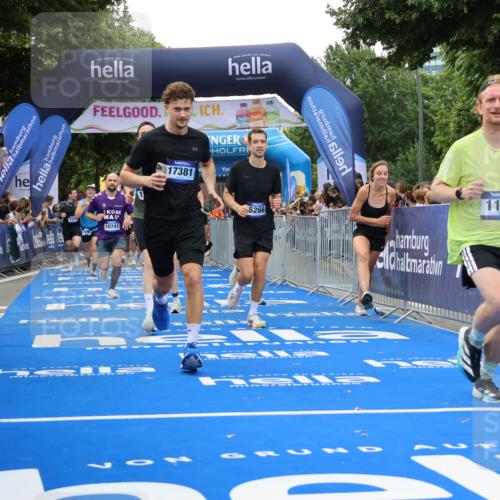 29.06.2025 - hella hamburg halbmarathon Strokosch-Dieckow http://msf.ph/oto/8491517 29.06.2025 10:45:01 Ziel 1171, 1424, 1520, 2270, 2890, 3917, 4997, 6266, 7709, 7843, 9030, 9302, 9710, 10313, 10741, 11688, 13919, 15334, 15365, 16058, 16685, 16689, 17381, 17382, 17544, 18055 meine-sportfotos.de